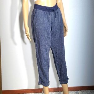 Athleta cropped linen pant size 10 navy and white